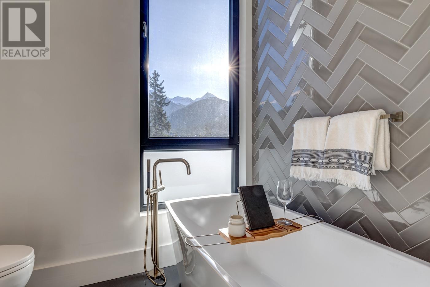9316 AUTUMN PLACE, Whistler real estate listing R2953707