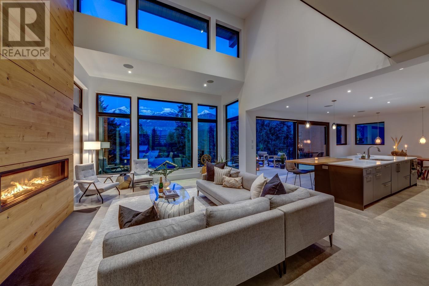 9316 AUTUMN PLACE, Whistler real estate listing R2953707