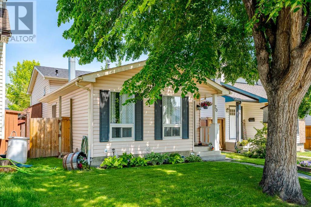 Single Family House 4 Level for Sale in  Millside Road SW Millrise Calgary 