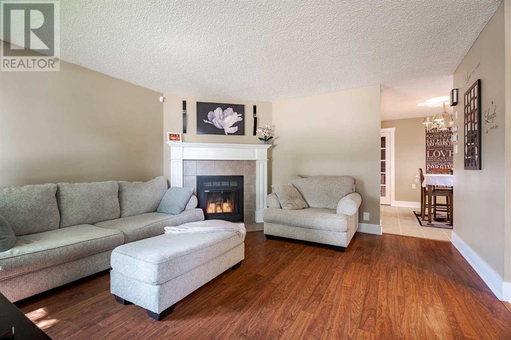 Single Family House 4 Level for Sale in  Millside Road SW Millrise Calgary 