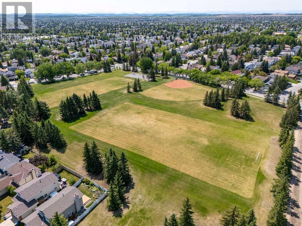 Single Family House 4 Level for Sale in  Millside Road SW Millrise Calgary 