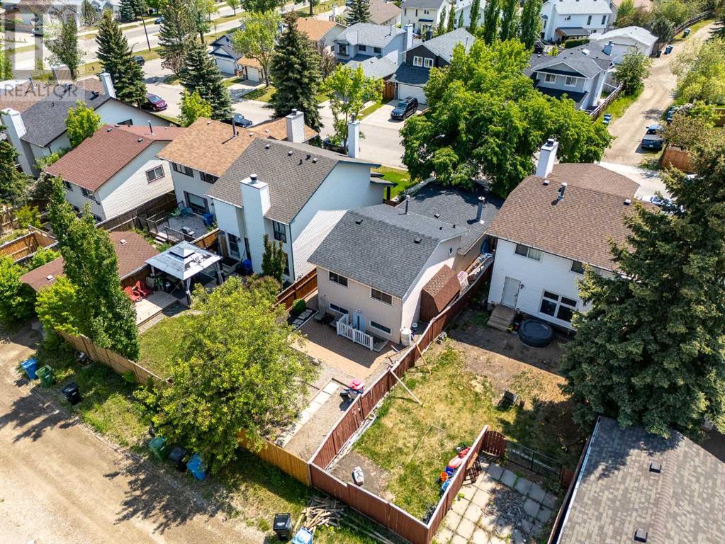 Single Family House 4 Level for Sale in  Millside Road SW Millrise Calgary 