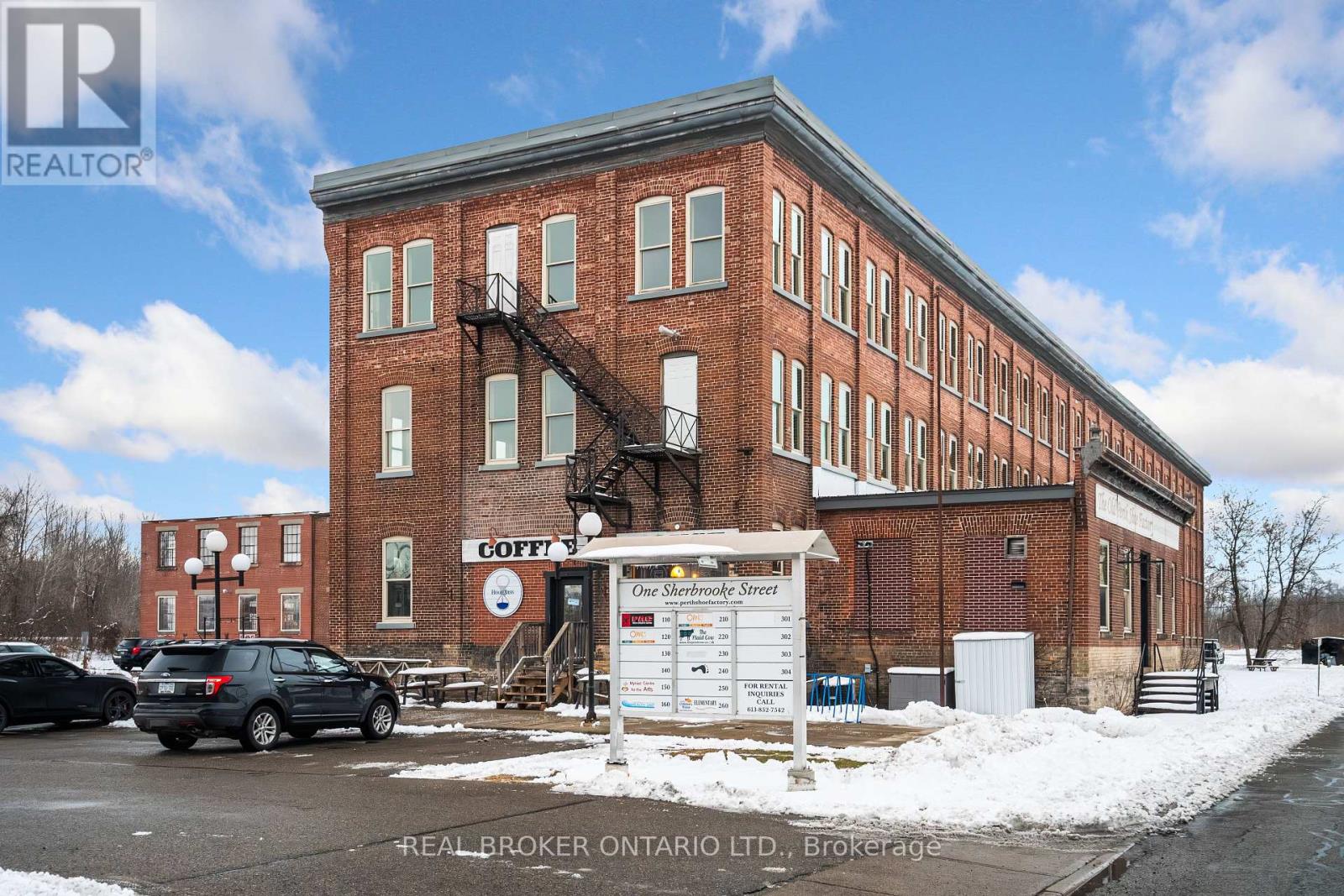 Photo 2 of 170 1 Sherbrooke Street E, Perth ON