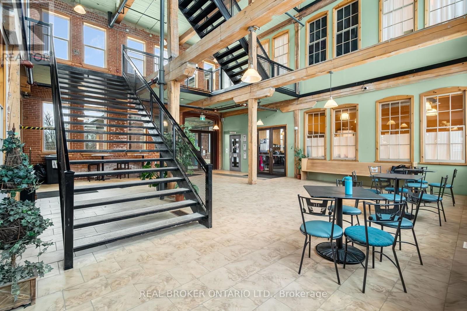 Photo 12 of 250 1 Sherbrooke Street E, Perth ON