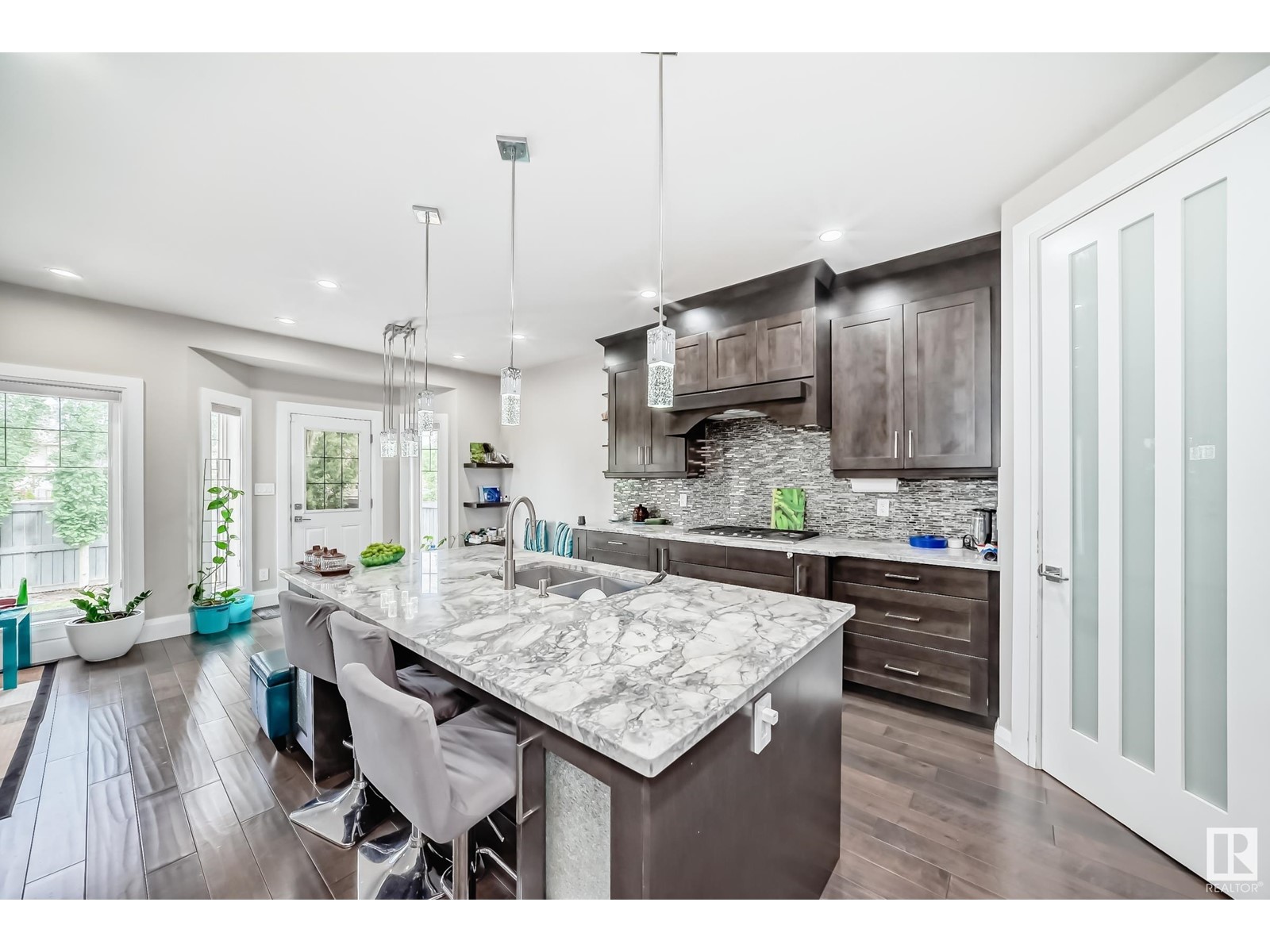 Photo 8 of 5342 Mullen Bn Nw, Edmonton AB