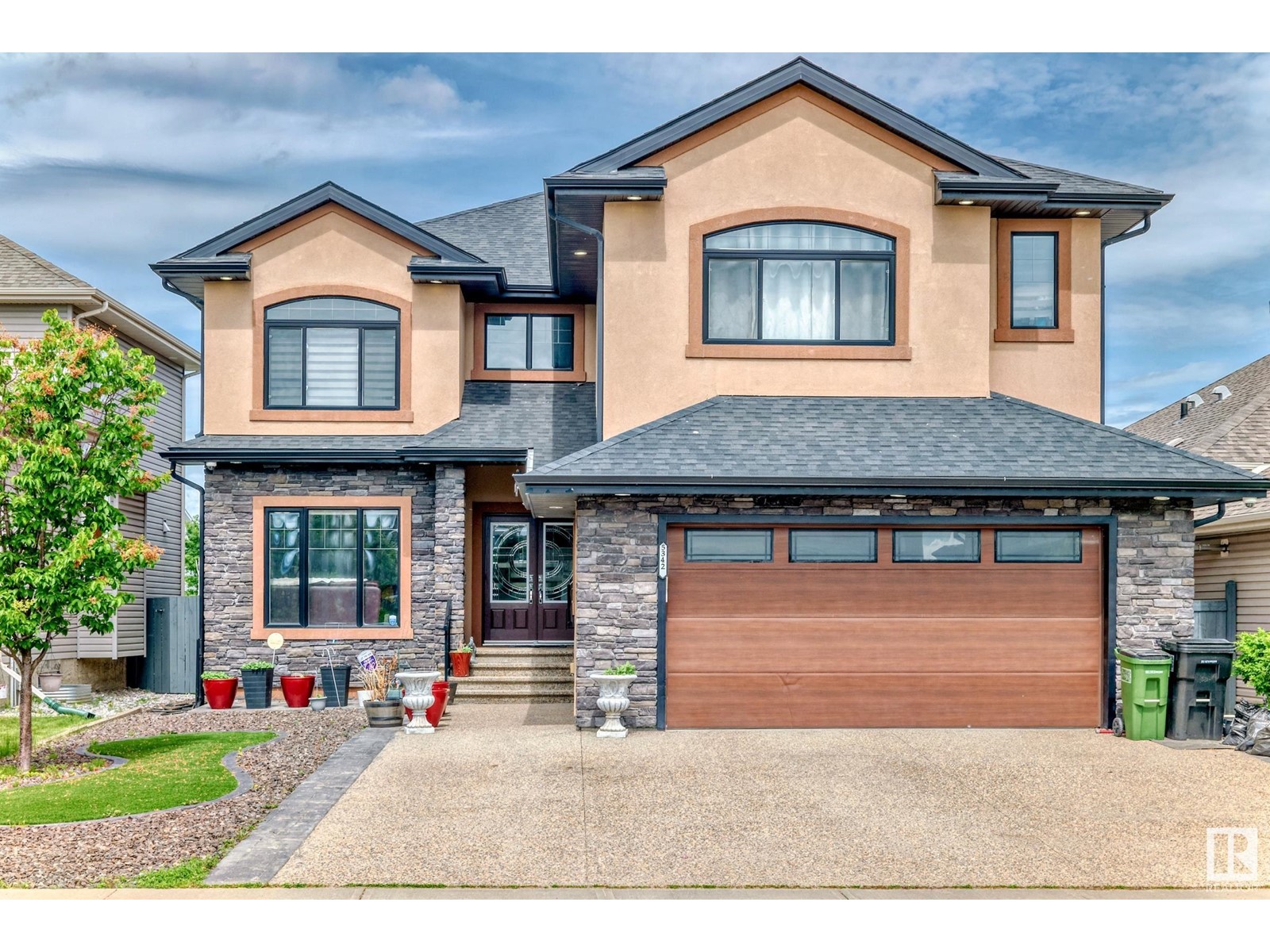 Photo 1 of 5342 Mullen Bn Nw, Edmonton AB