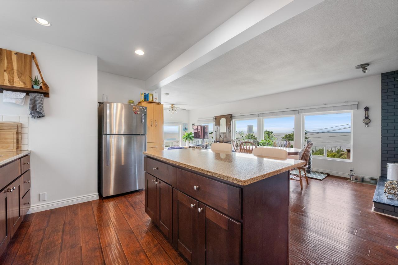 15135 COLUMBIA AVENUE, White Rock
