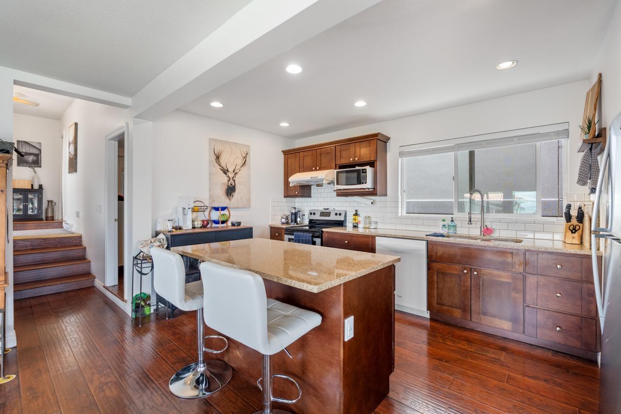 15135 COLUMBIA AVENUE, White Rock