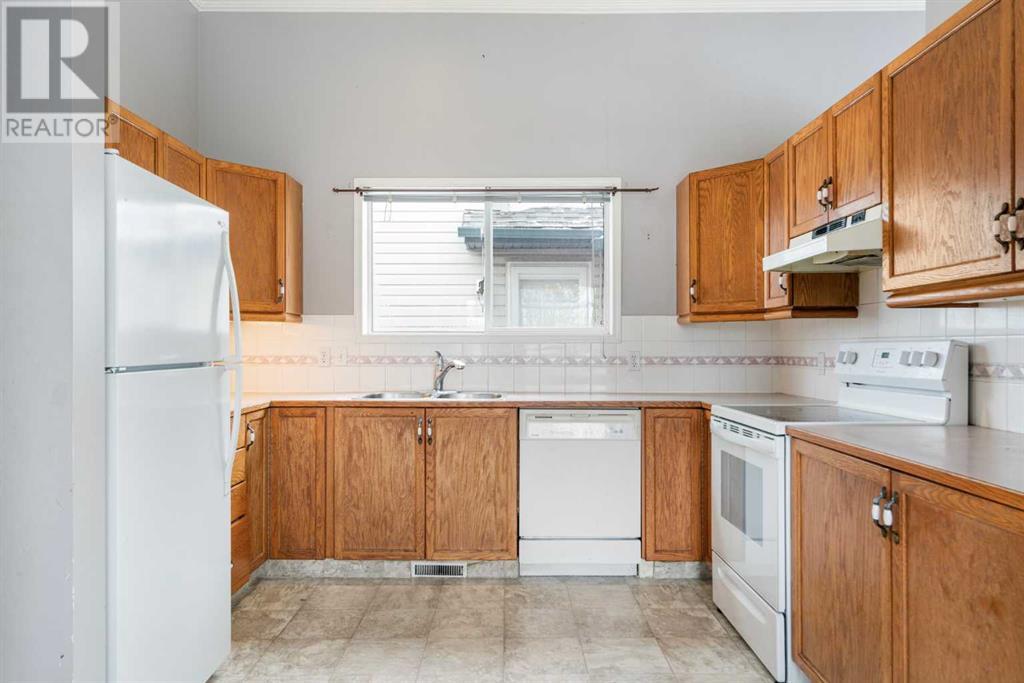 Single Family House 4 Level for Sale in  Harvest Gold Circle NE Harvest Hills Calgary 