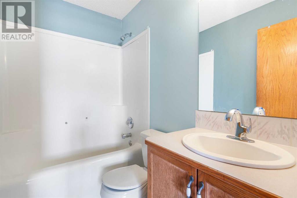 Single Family House 4 Level for Sale in  Harvest Gold Circle NE Harvest Hills Calgary 