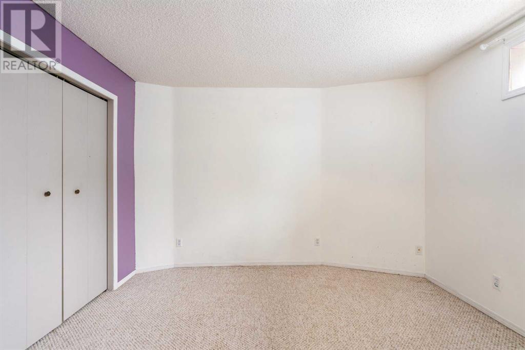 Single Family House 4 Level for Sale in  Harvest Gold Circle NE Harvest Hills Calgary 