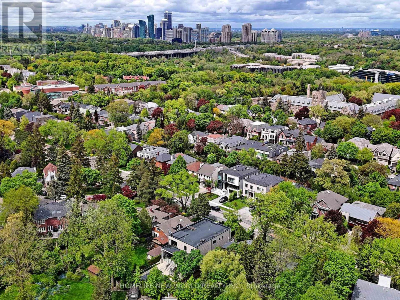 154 YONGE BOULEVARD - 49
