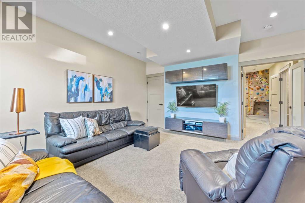 Single Family House for Sale in   Street NW Bowness Calgary 