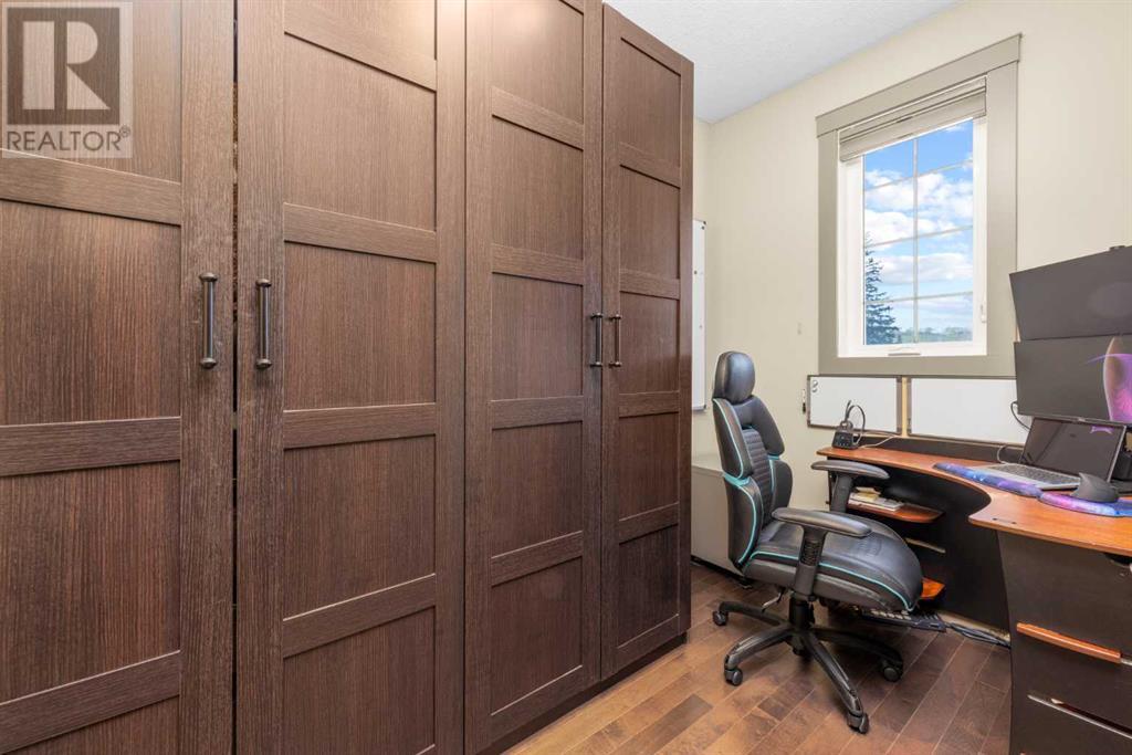 Single Family House for Sale in   Street NW Bowness Calgary 