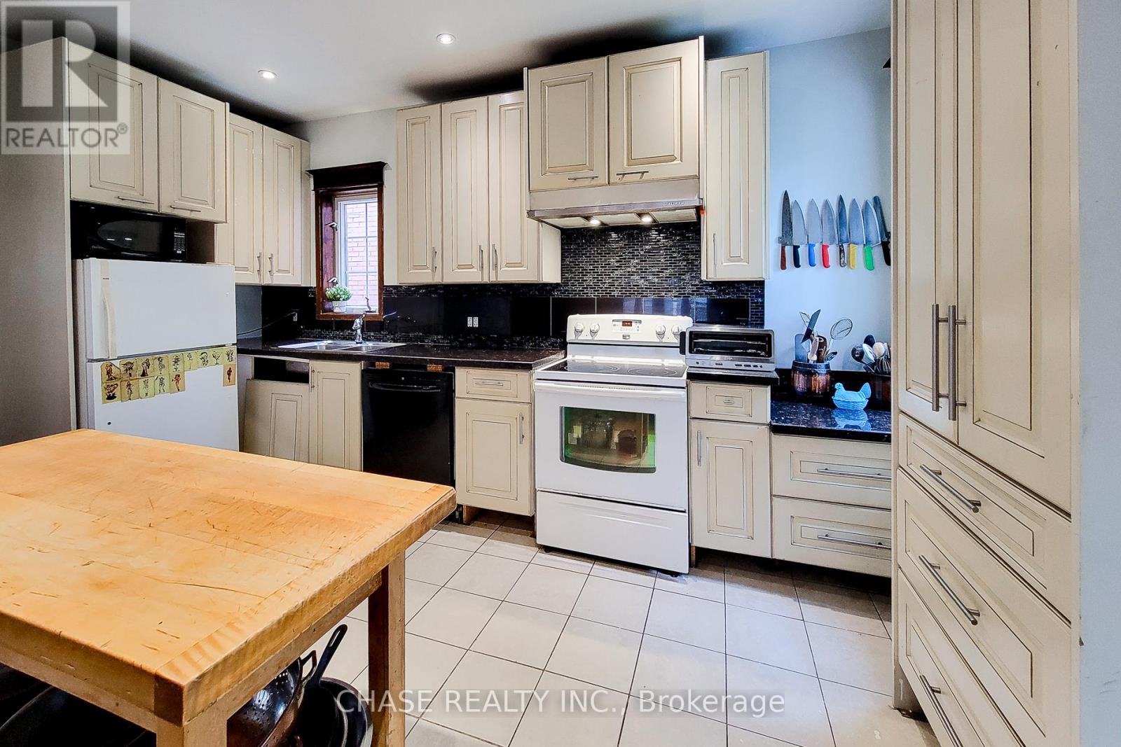 Photo 25 of 63 Carrick Avenue, Hamilton ON