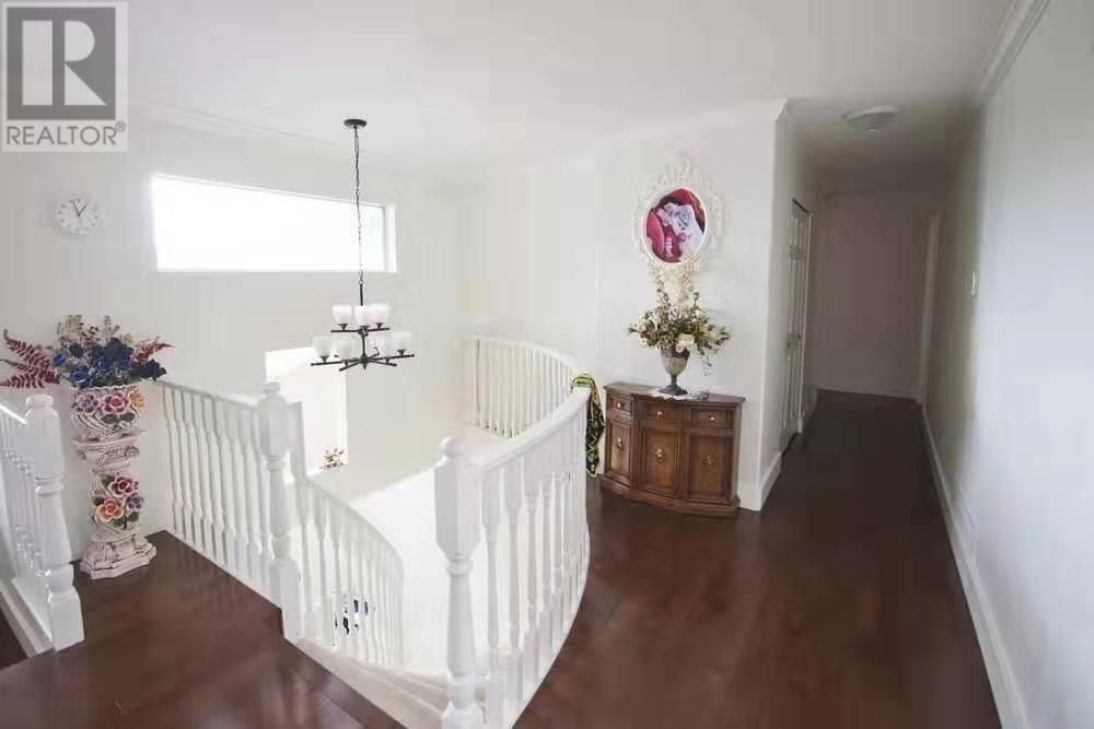 Photo 5 of 2655 Delahaye Drive, Coquitlam BC