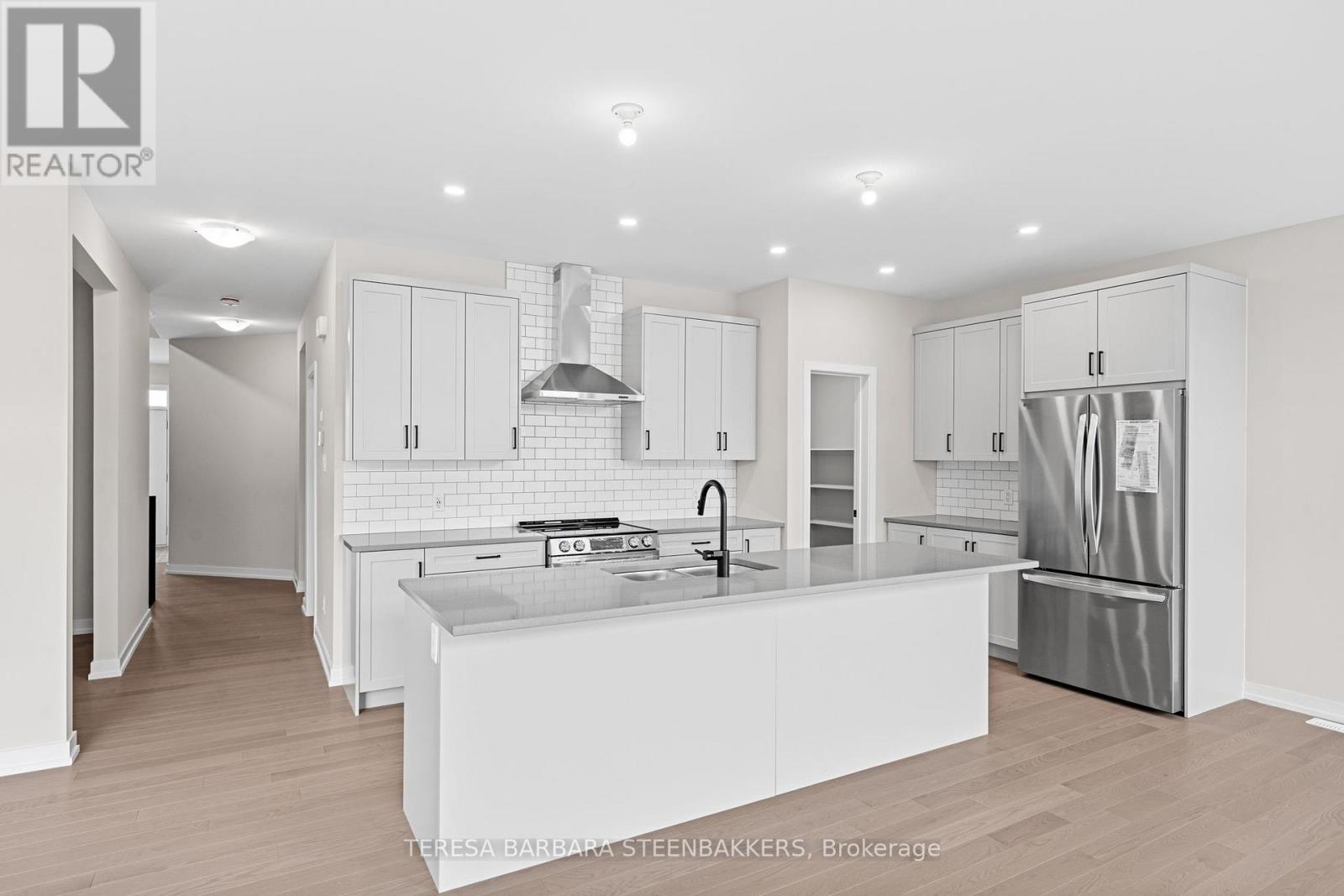 Photo 9 of 747 Kenny Gordon Avenue W, Ottawa ON