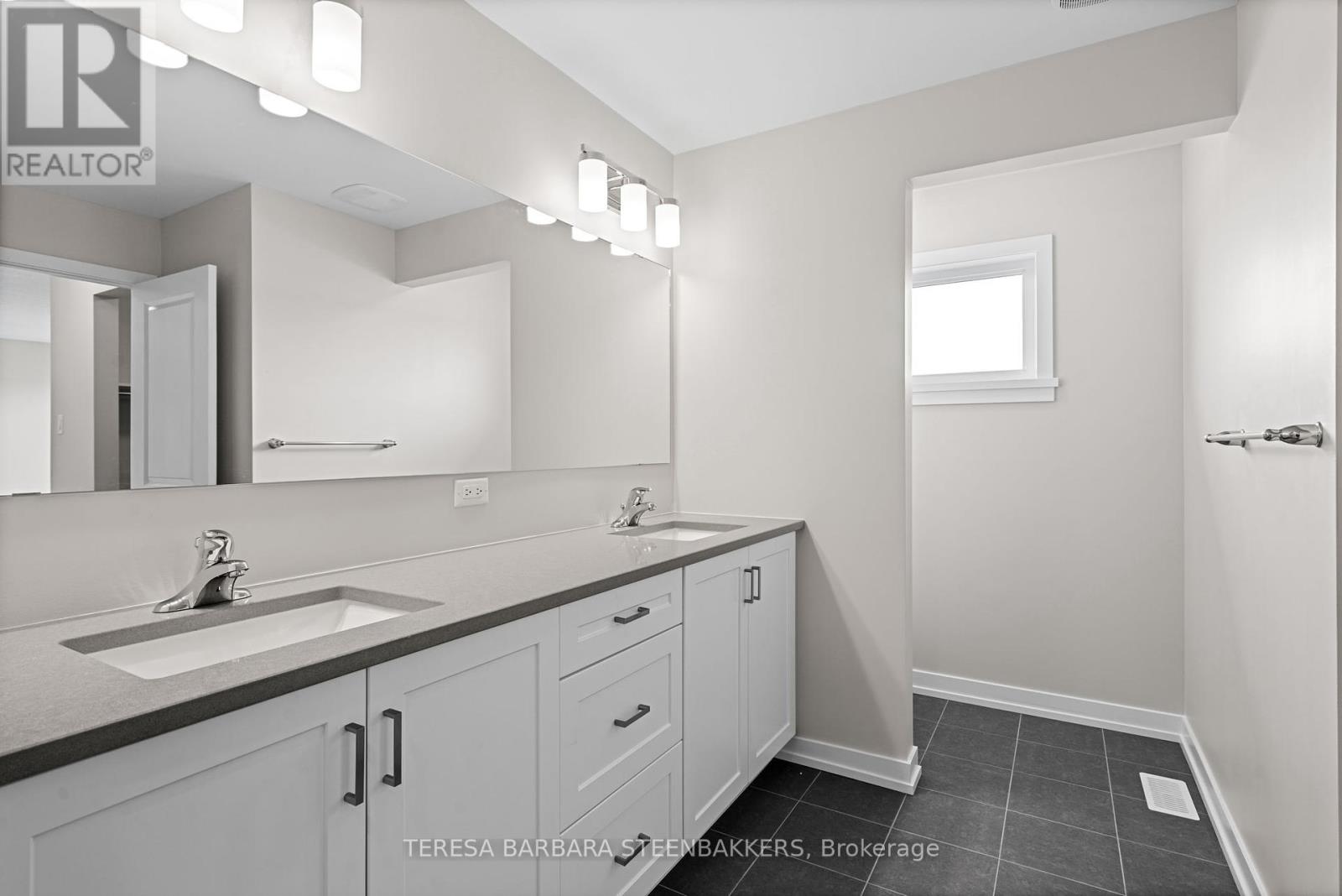 Photo 12 of 747 Kenny Gordon Avenue W, Ottawa ON