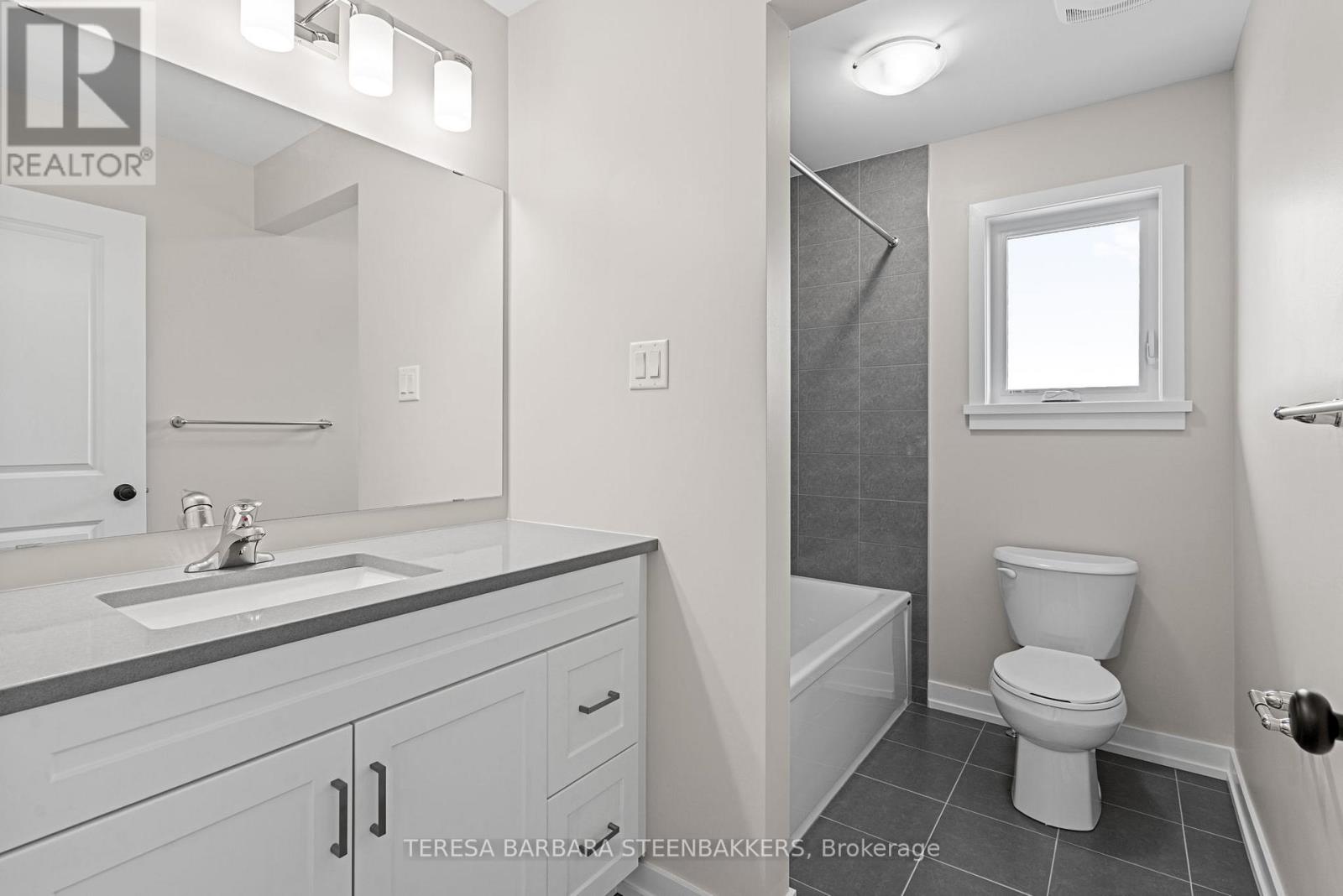 Photo 11 of 747 Kenny Gordon Avenue W, Ottawa ON