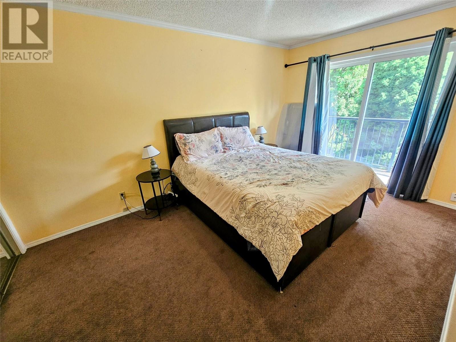 Photo 15 of 837 9th Street, Montrose BC