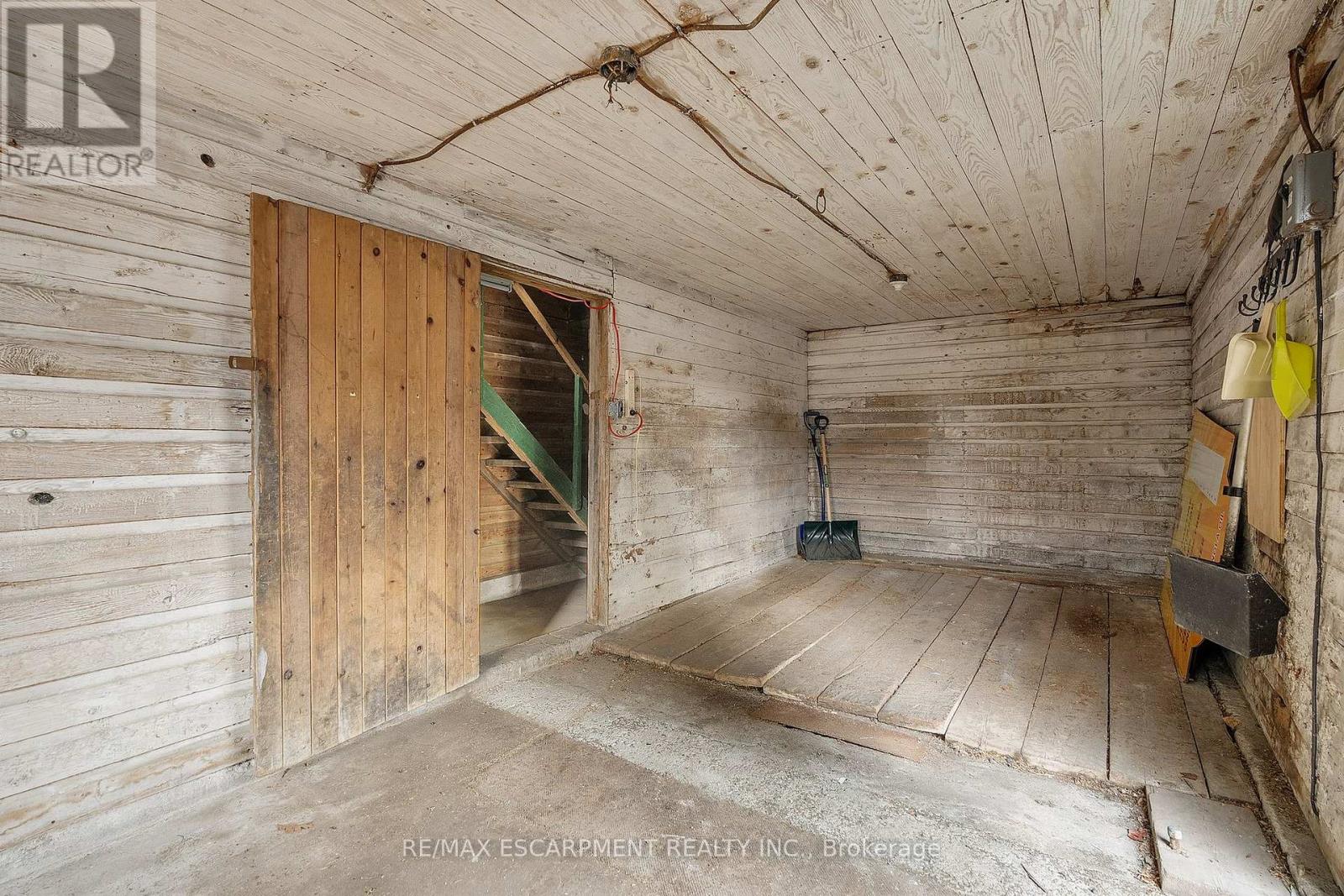 Photo 33 of 195 Muskoka Road N, Gravenhurst ON