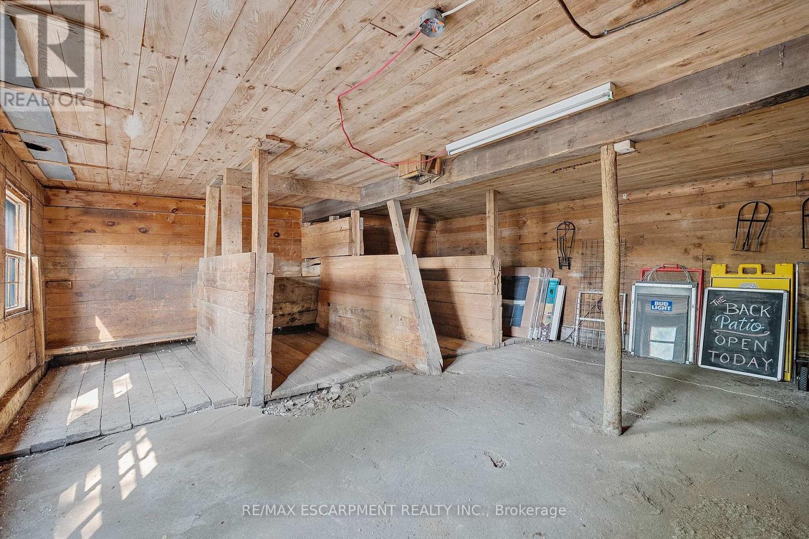 Photo 35 of 195 Muskoka Road N, Gravenhurst ON