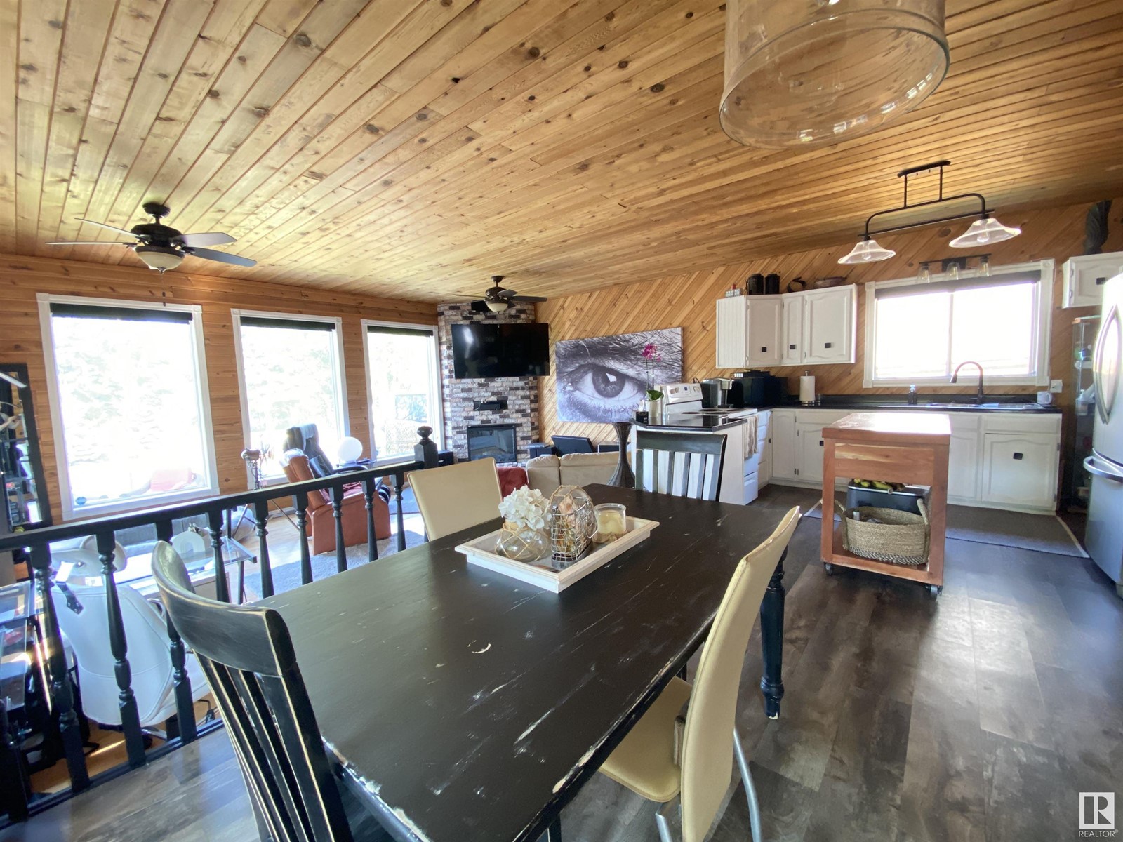 Photo 6 of 213 Crystal Springs Dr, Rural Wetaskiwin County AB