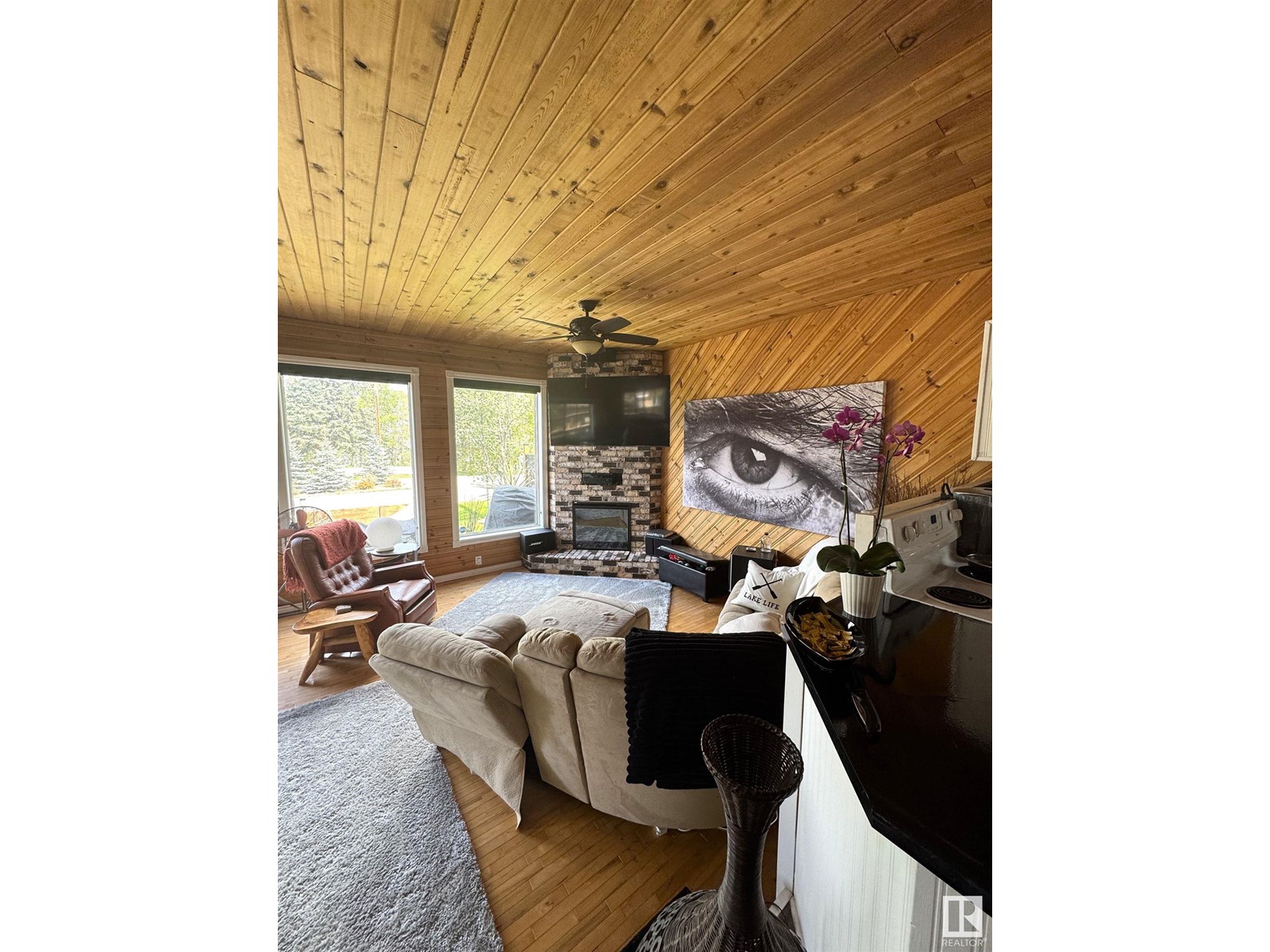 Photo 10 of 213 Crystal Springs Dr, Rural Wetaskiwin County AB