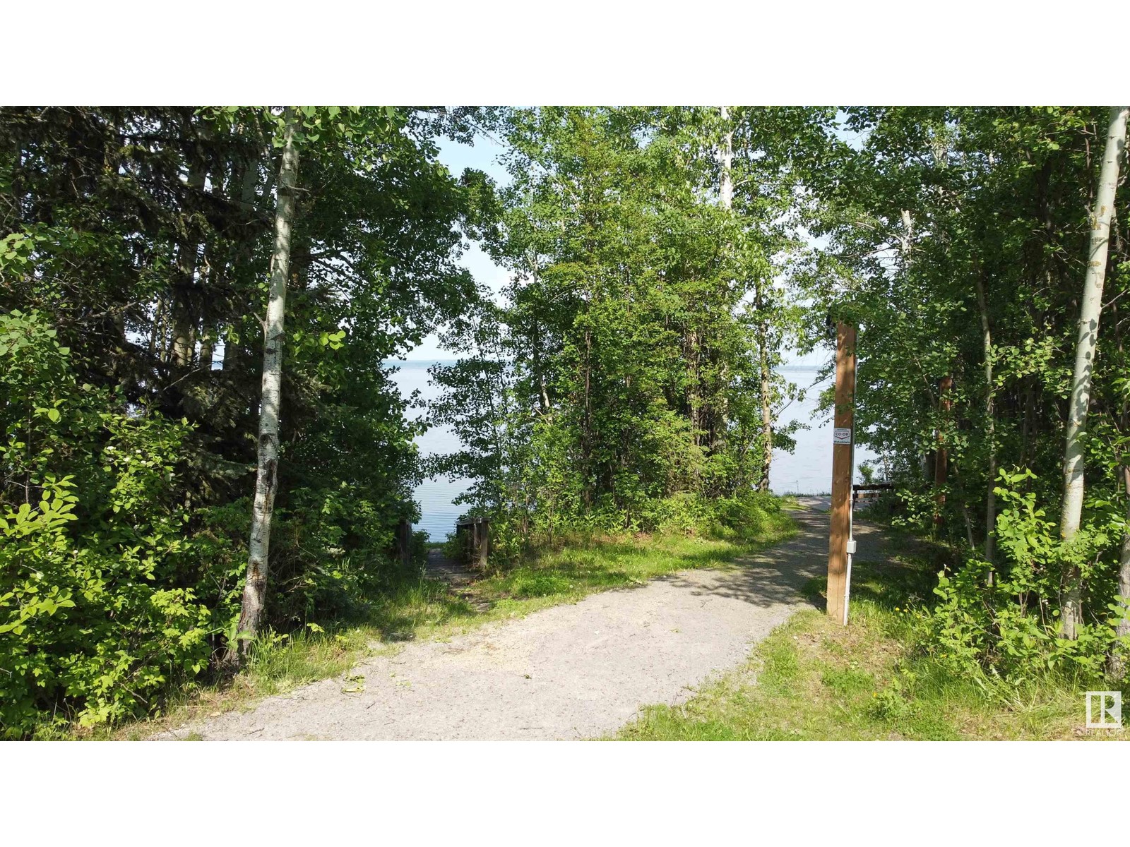 Photo 31 of 213 Crystal Springs Dr, Rural Wetaskiwin County AB