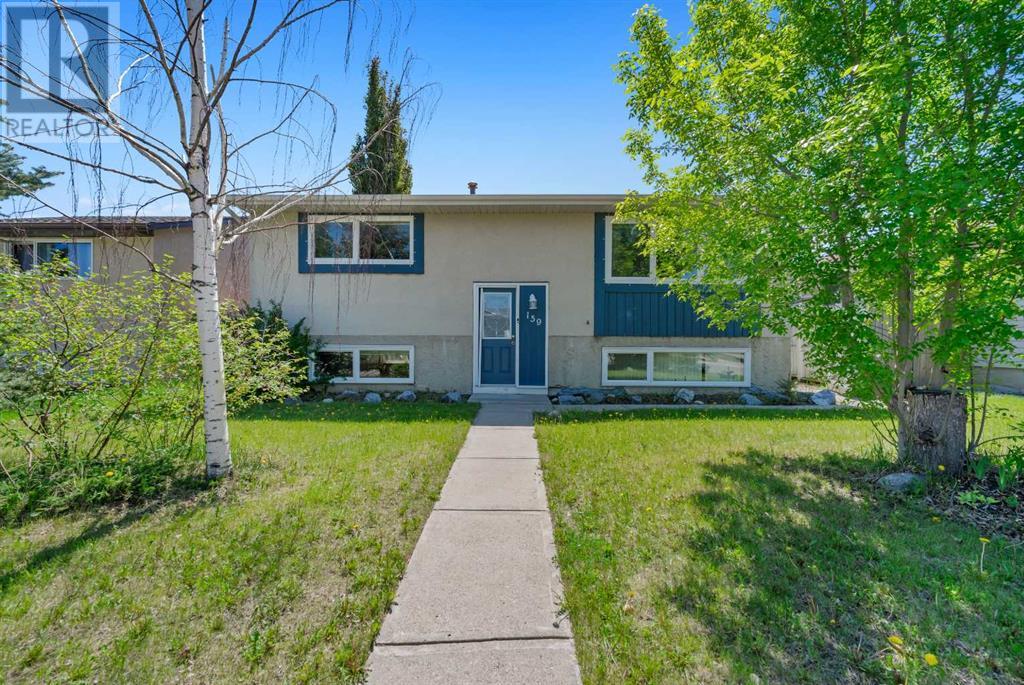 159 Pinecliff Way NE, Calgary, Alberta