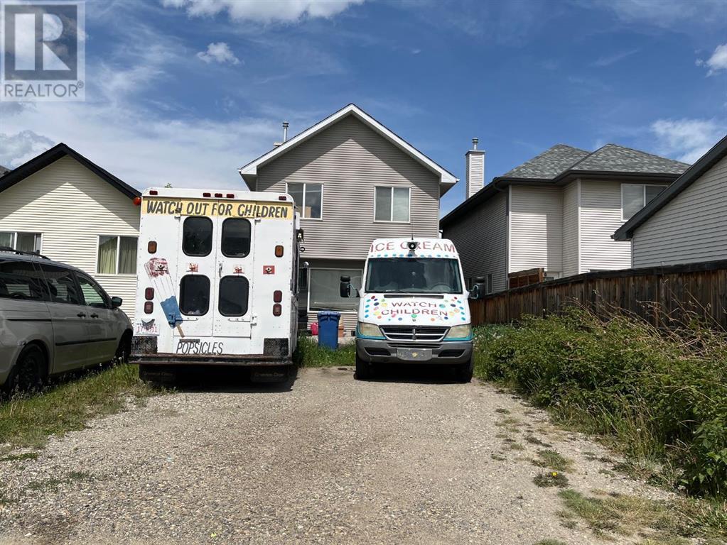 Single Family House for Sale in  Cranberry Place SE Cranston Calgary 