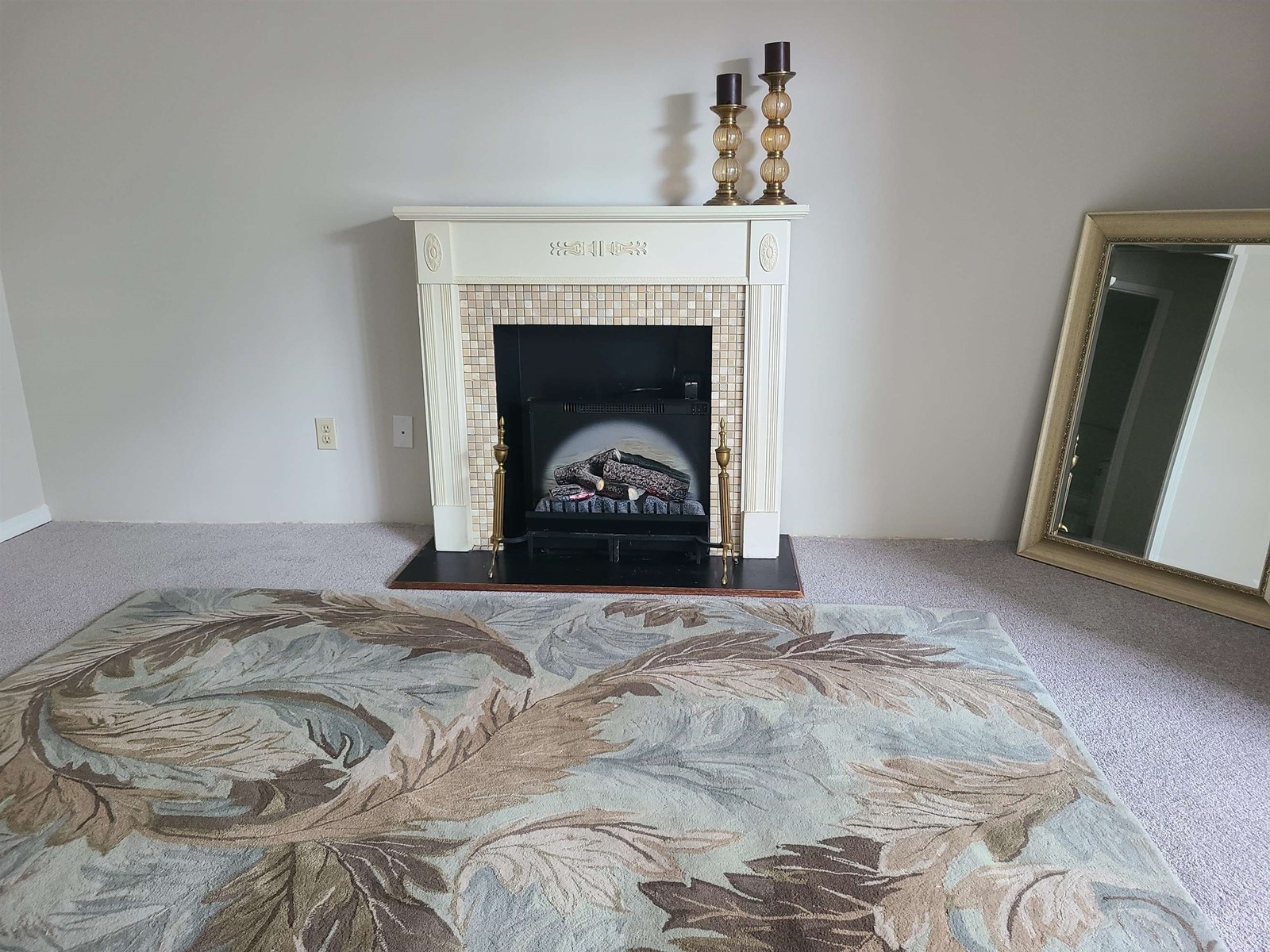 111 1521 BLACKWOOD STREET, White Rock