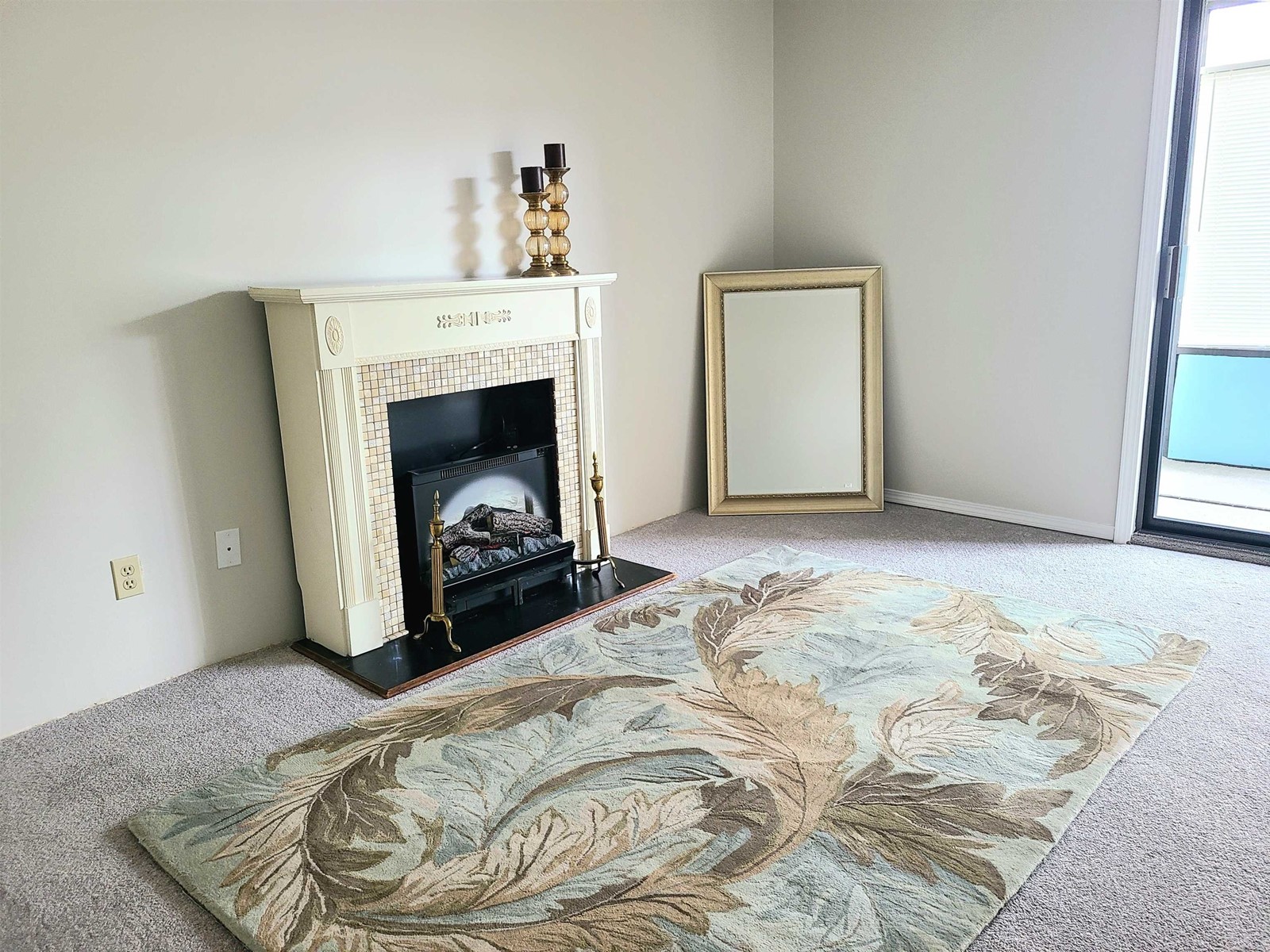 111 1521 BLACKWOOD STREET, White Rock