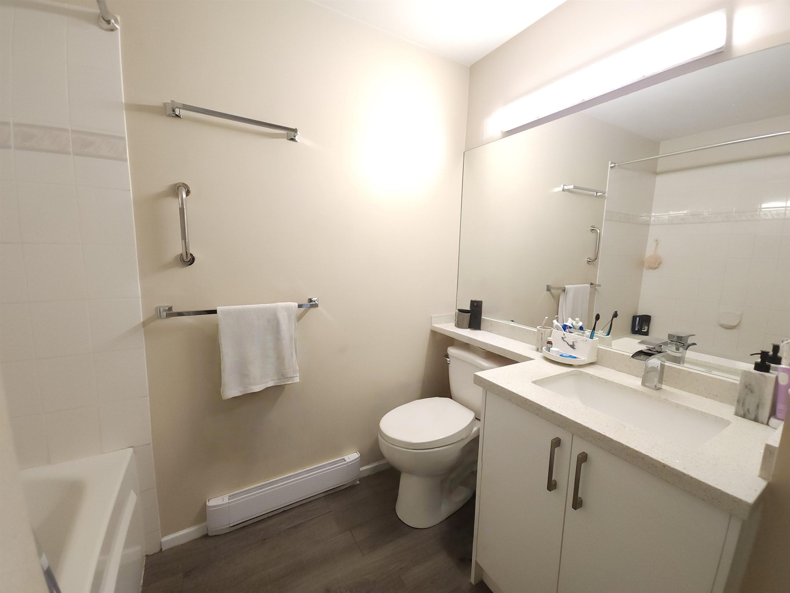 Photo 8 of 5 5662 208 Street, Langley BC