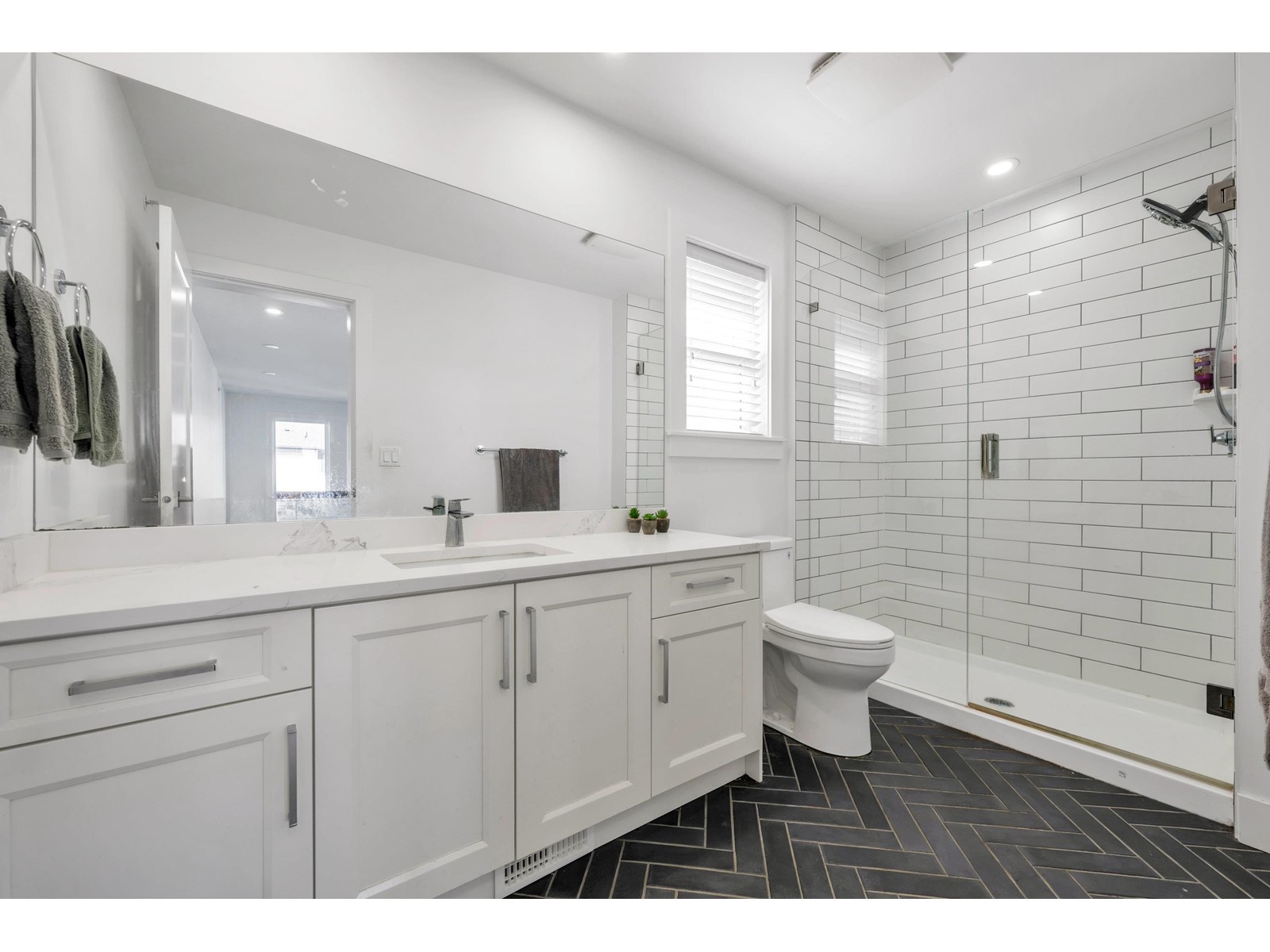 35281 EWERT AVENUE, Mission