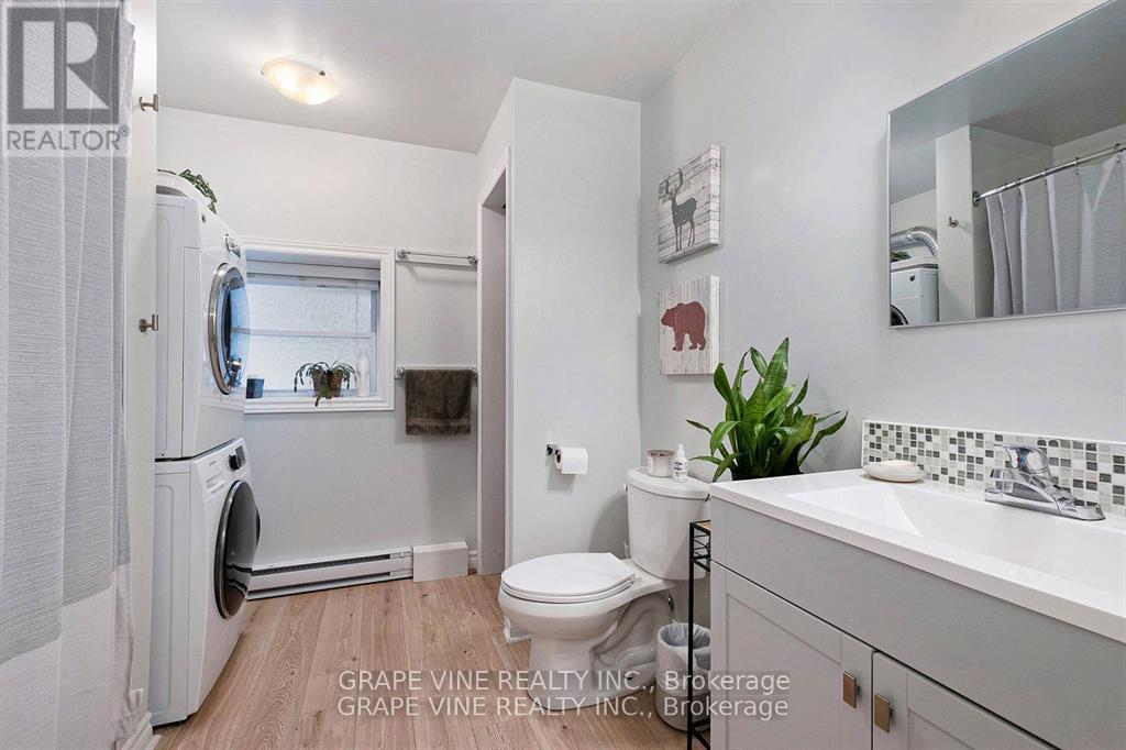 Photo 15 of 261 Elgin Street W, Arnprior ON