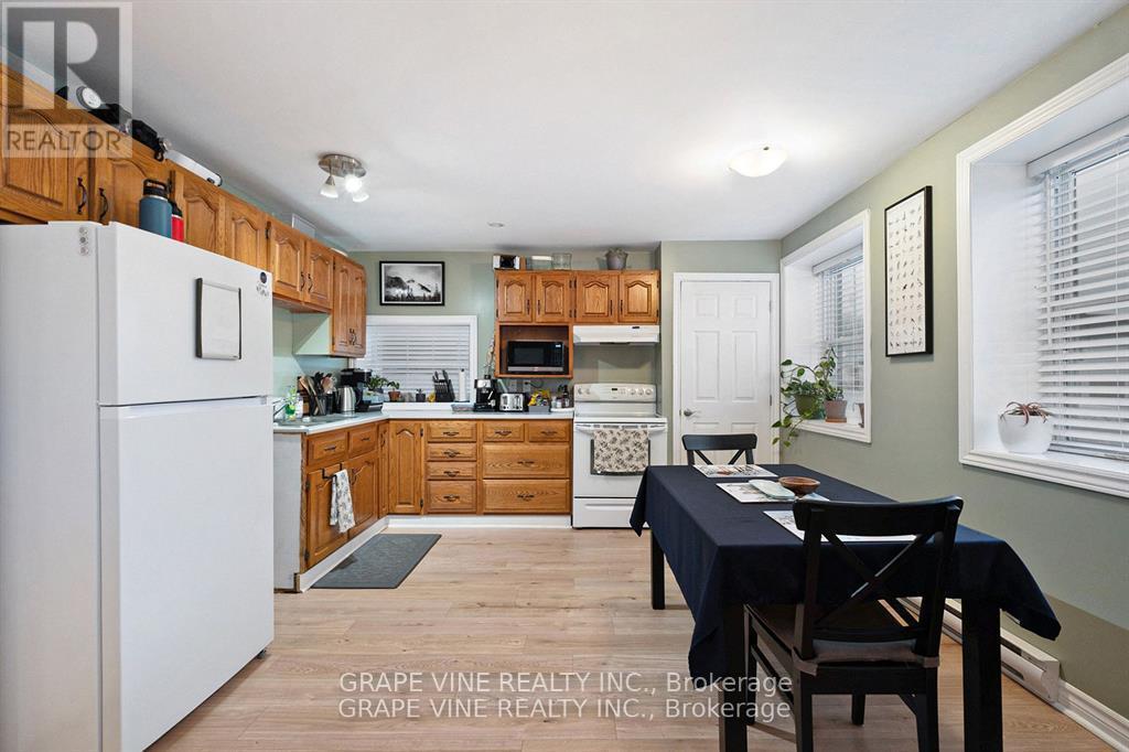 Photo 9 of 261 Elgin Street W, Arnprior ON