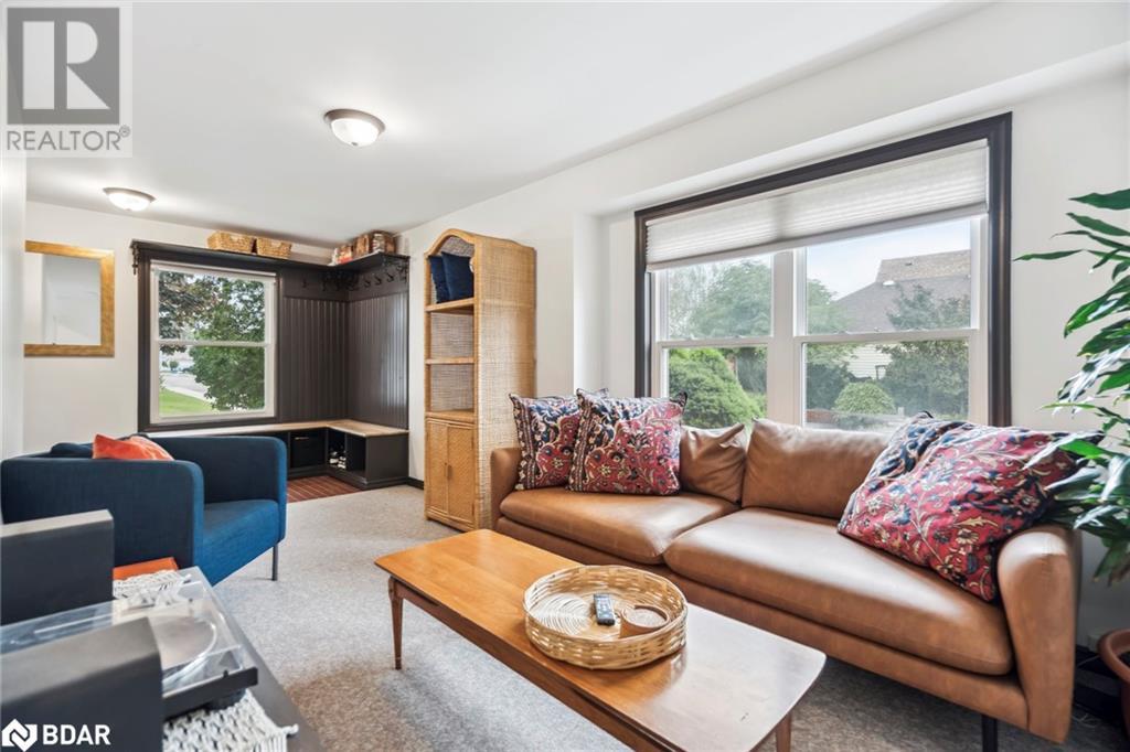 Photo 10 of 20 Robins Avenue, Hamilton ON