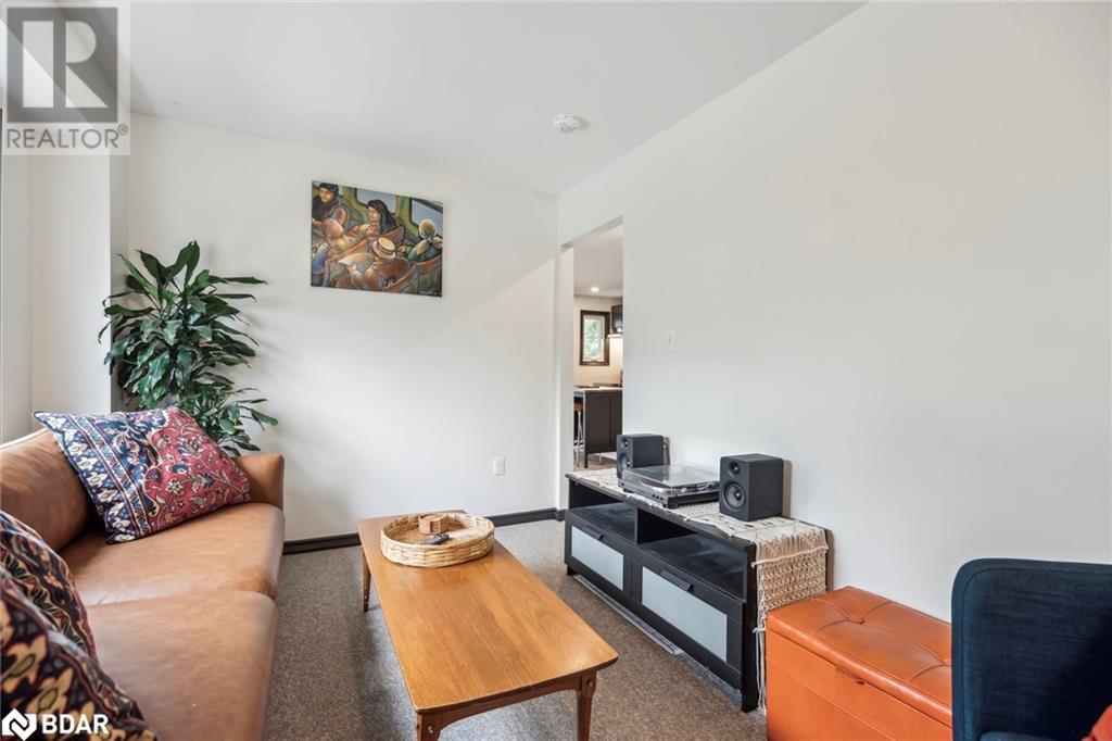 Photo 12 of 20 Robins Avenue, Hamilton ON