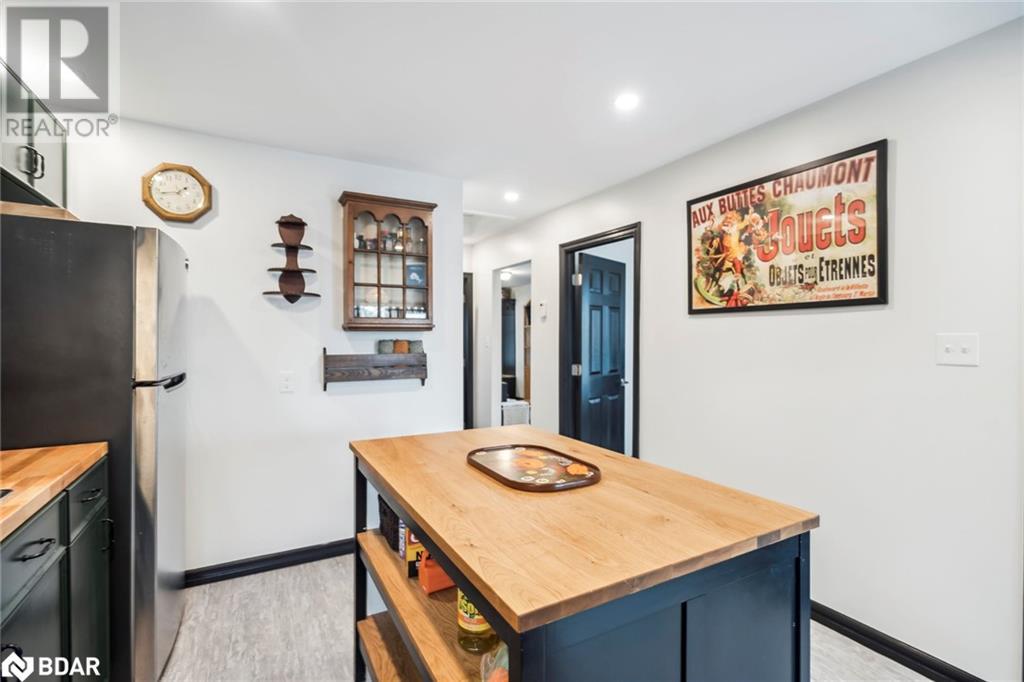 Photo 15 of 20 Robins Avenue, Hamilton ON