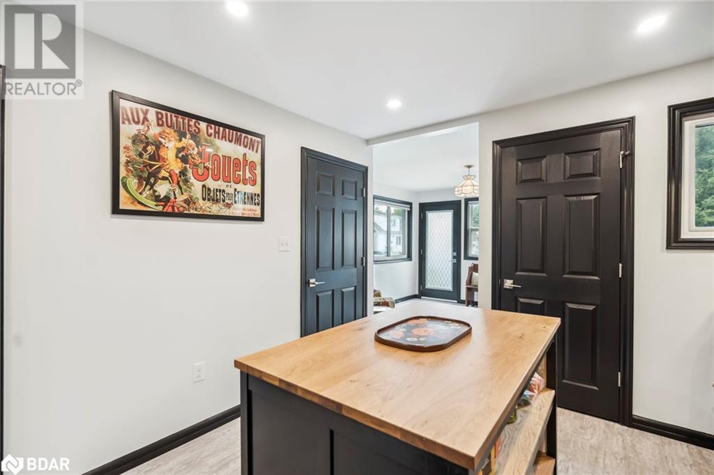 Photo 16 of 20 Robins Avenue, Hamilton ON
