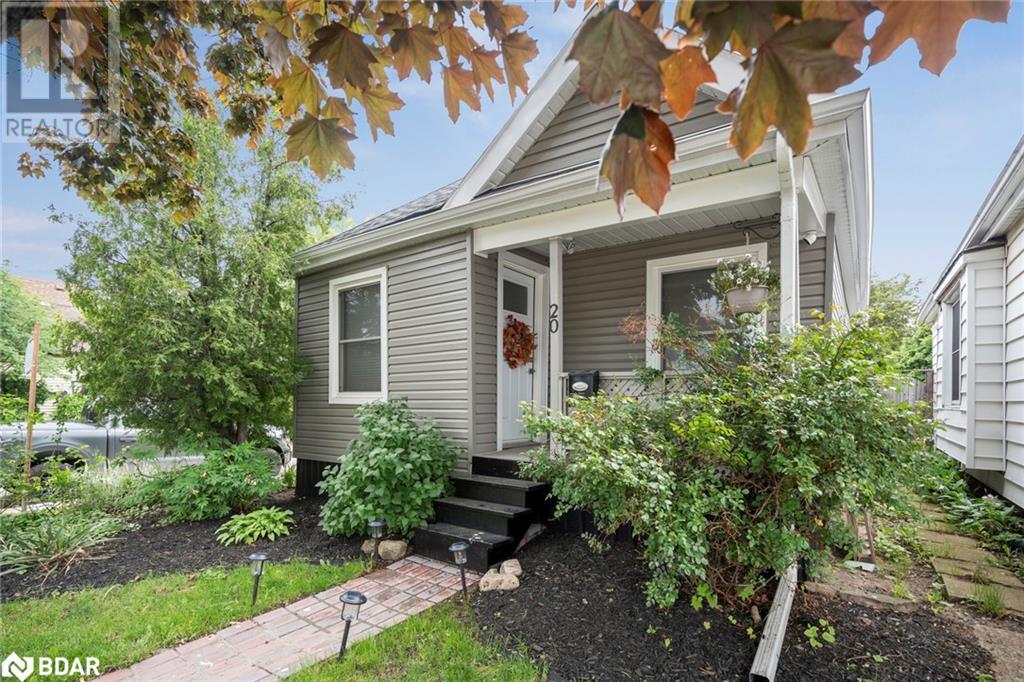 Photo 3 of 20 Robins Avenue, Hamilton ON