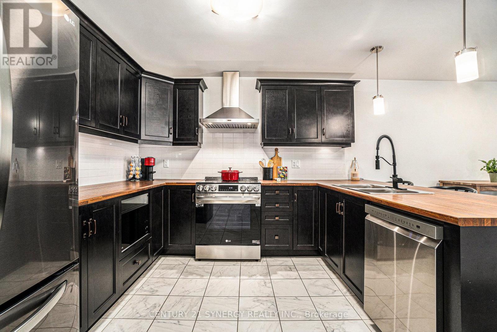 Photo 10 of 110 Seabert Drive, Arnprior ON