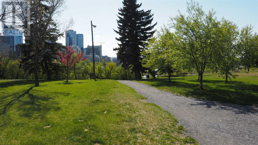 Single Family House for Sale in    Avenue NE Crescent Heights Calgary 