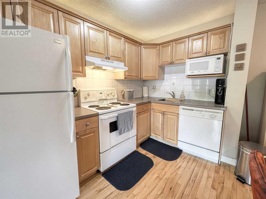 Single Family House for Sale in    Avenue NE Crescent Heights Calgary 