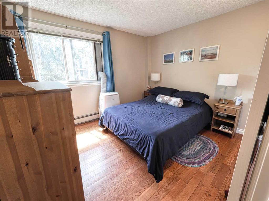 Single Family House for Sale in    Avenue NE Crescent Heights Calgary 