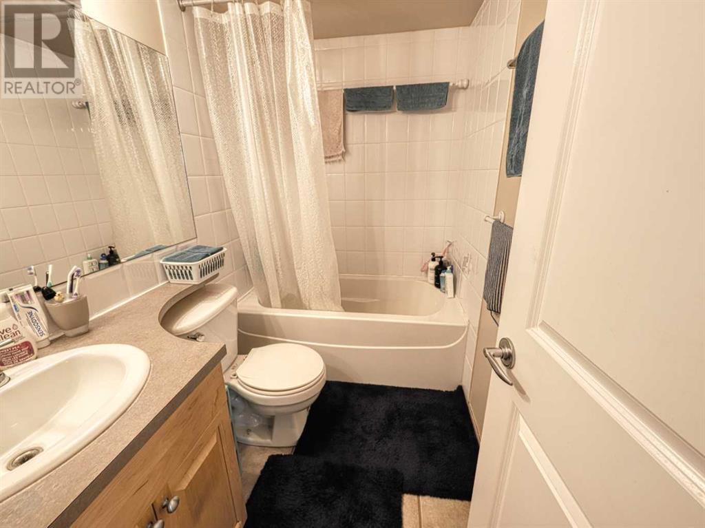 Single Family House for Sale in    Avenue NE Crescent Heights Calgary 