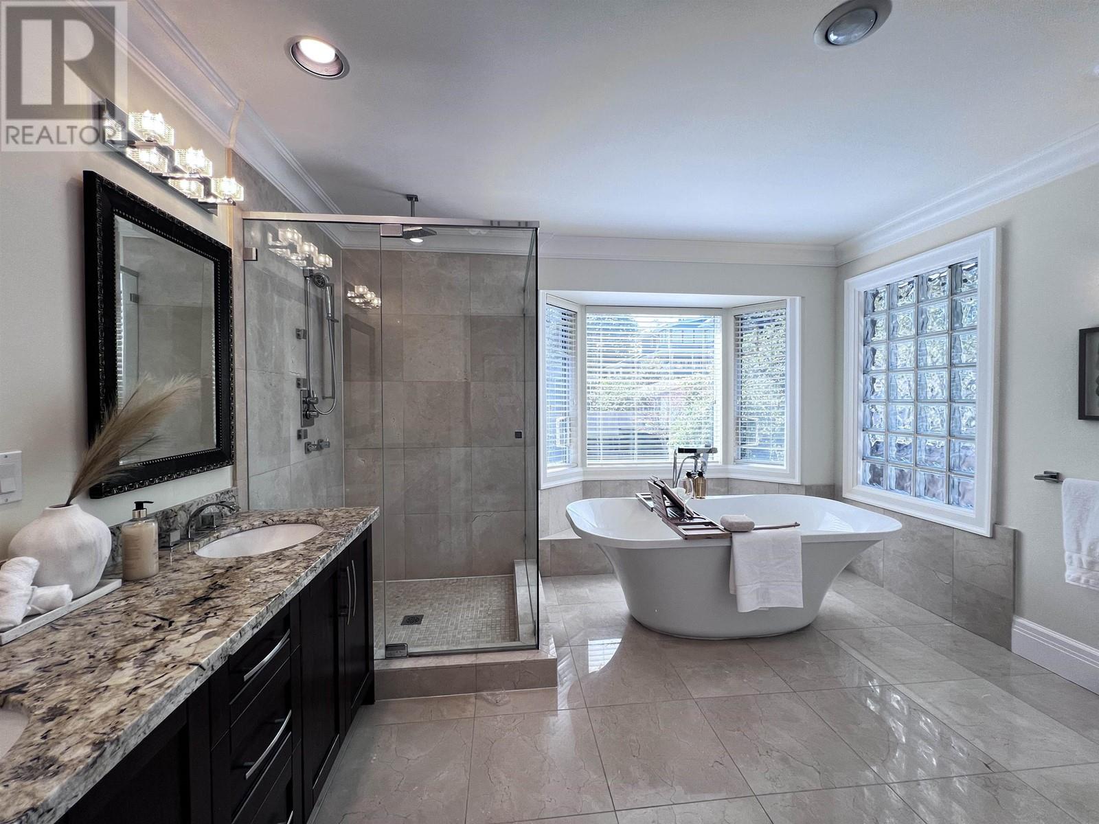 Photo 17 of 2508 W 34th Avenue, Vancouver BC