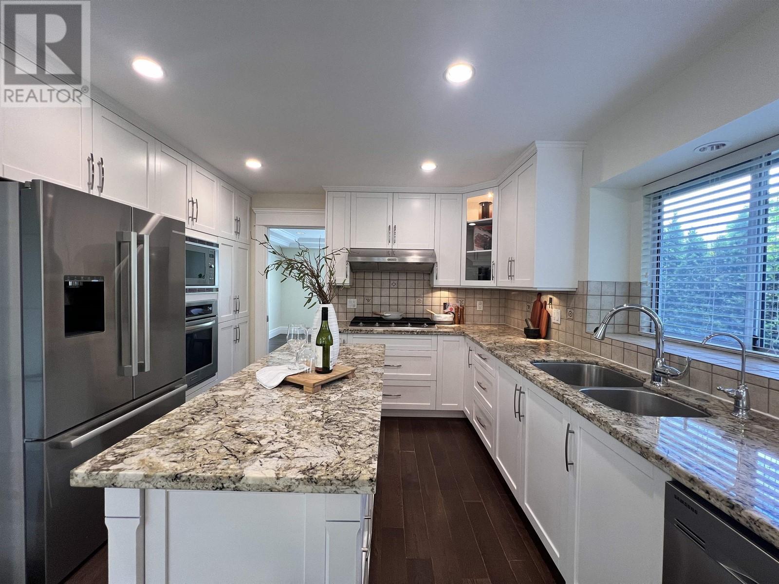 Photo 9 of 2508 W 34th Avenue, Vancouver BC