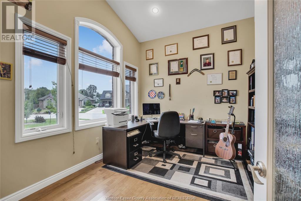 Photo 11 of 12337 Candlewood Drive, Tecumseh ON